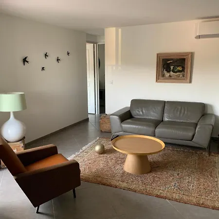 Appartement Saint-Péray : La Chapelle du Prieuré Extérieur photo