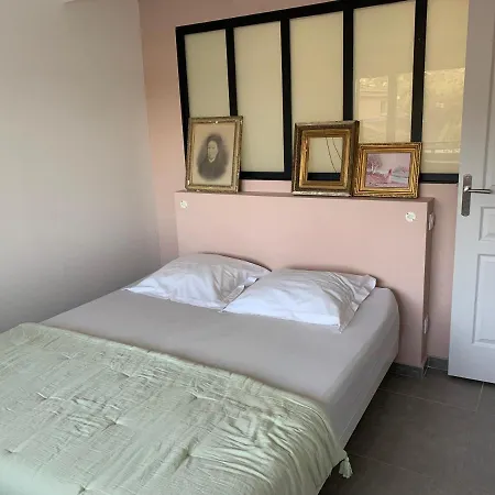Appartement Saint-Péray : La Chapelle du Prieuré Extérieur photo